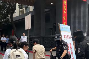 今日独行侠战国王 东契奇因右膝盖疼痛出战成疑 赛斯-库里缺阵